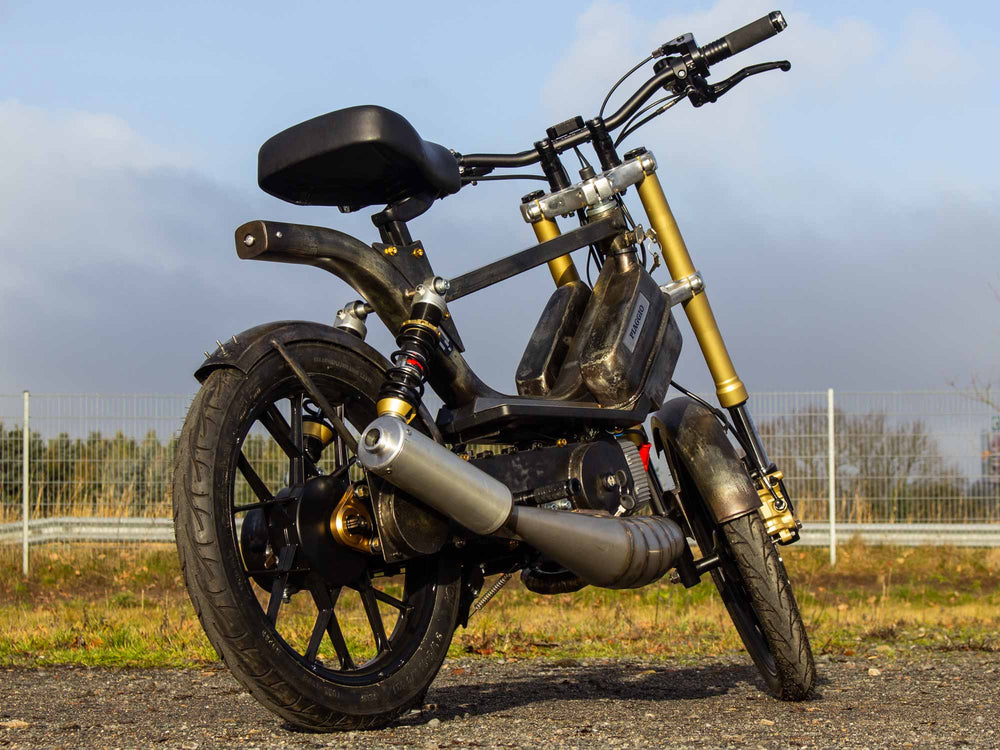 Piaggio Bravo Custom Moped mit Scheibenbremse und 125er Zulassung im Raw Metal Style