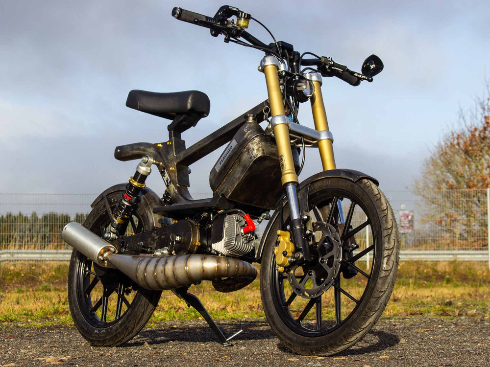 Piaggio Bravo Custom Moped mit Scheibenbremse und 125er Zulassung im Raw Metal Style