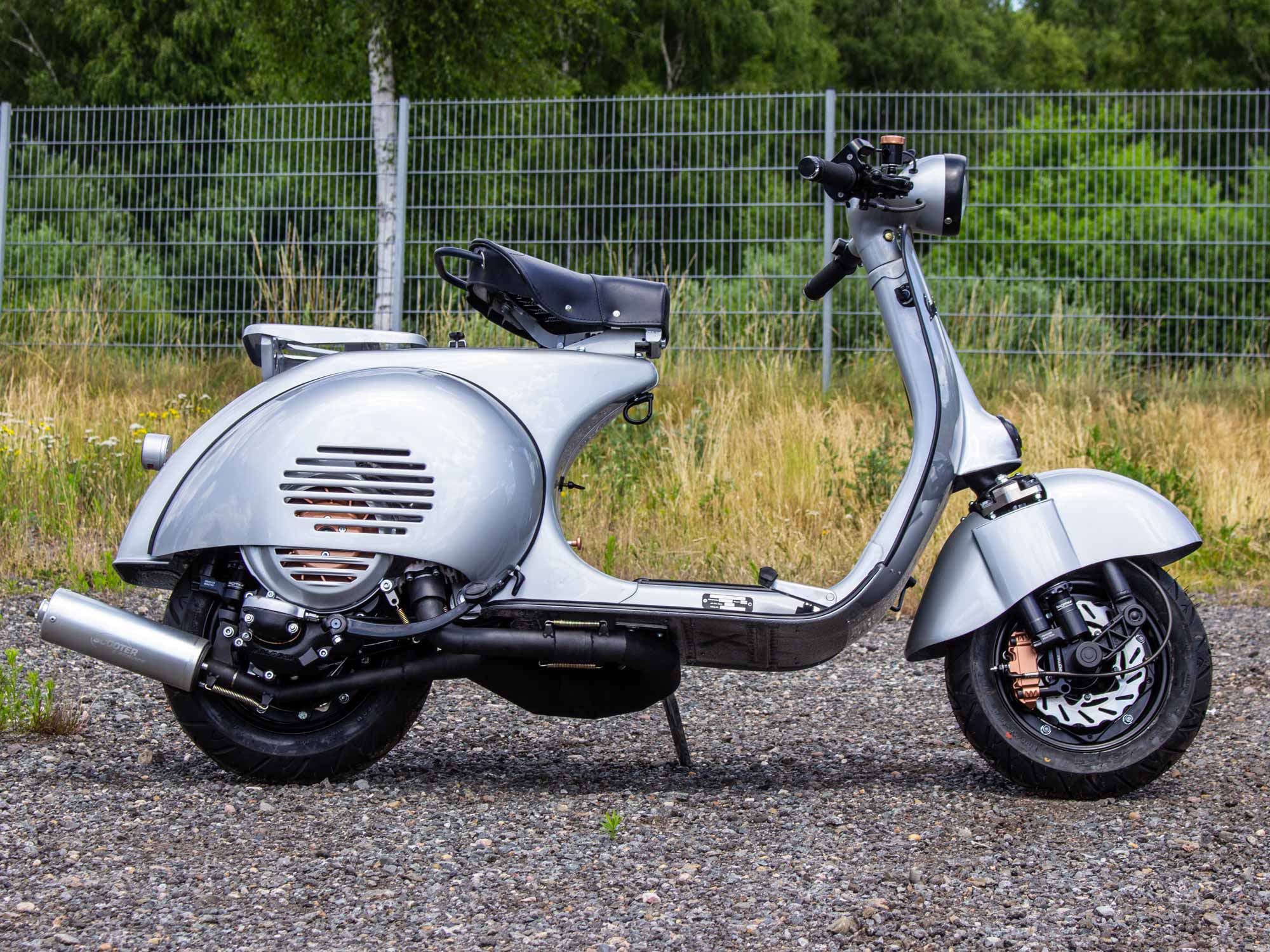 Umgearbeitetes Vespa PX Heck mit GS 3 Seitenhauben