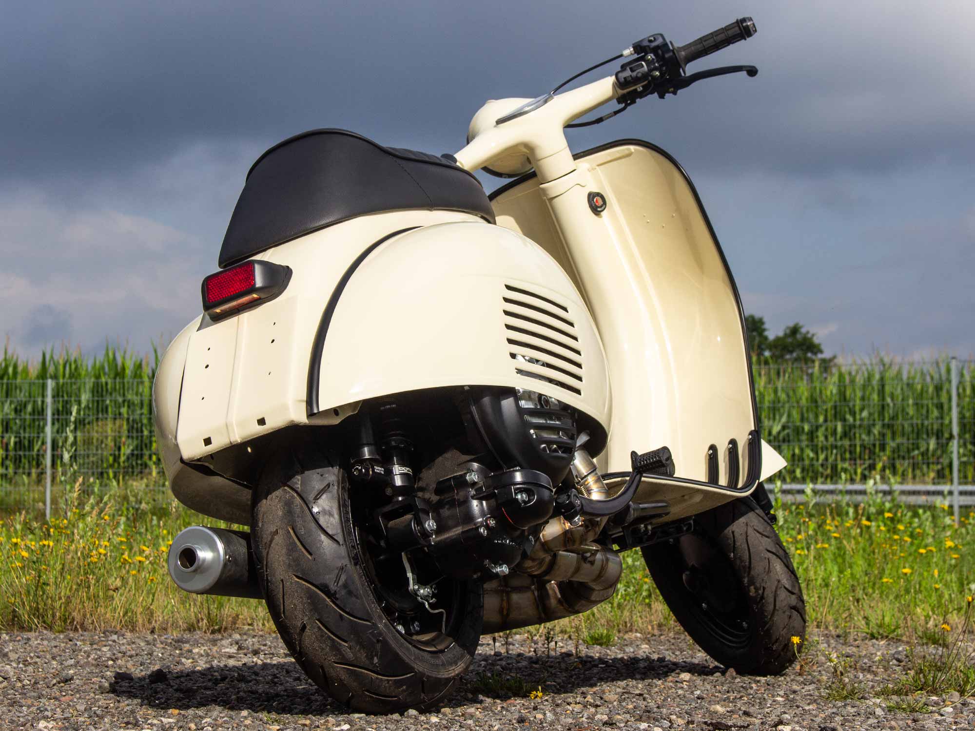 Umgearbeitetes Vespa PX Heck mit VNB Seitenhauben mit Cut