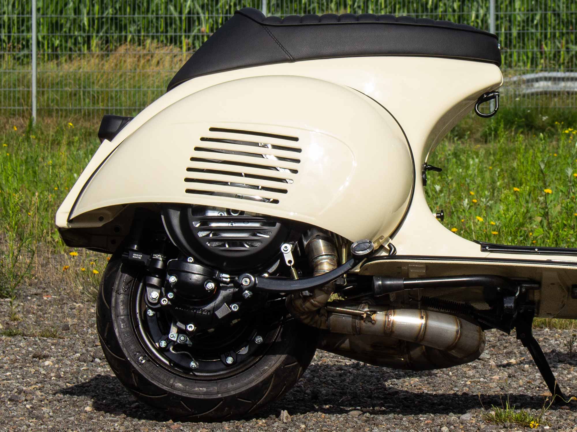 Umgearbeitetes Vespa PX Heck mit VNB Seitenhauben mit Cut