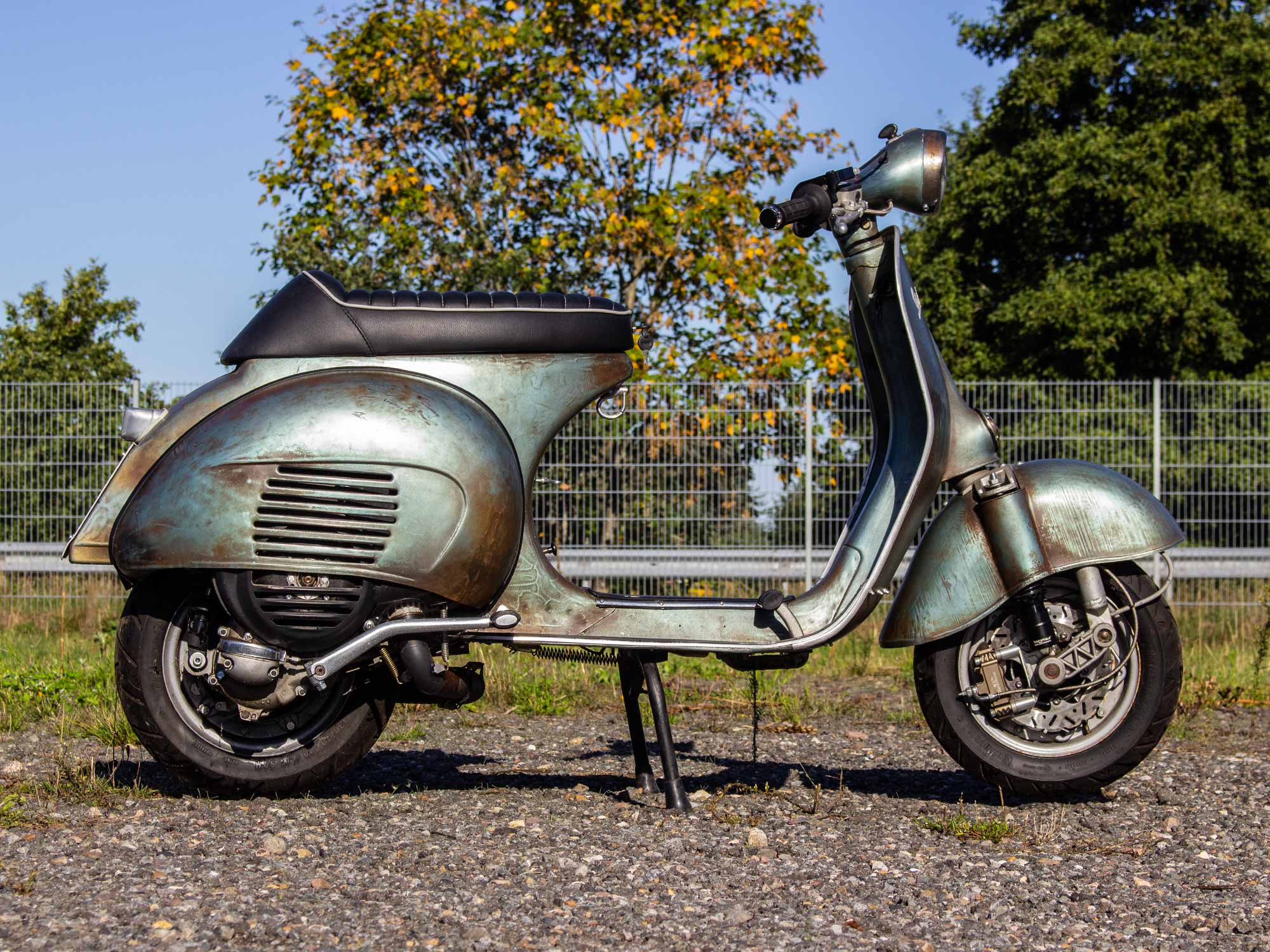 Umgearbeitetes Vespa PX Heck mit VNB Standard Seitenhauben
