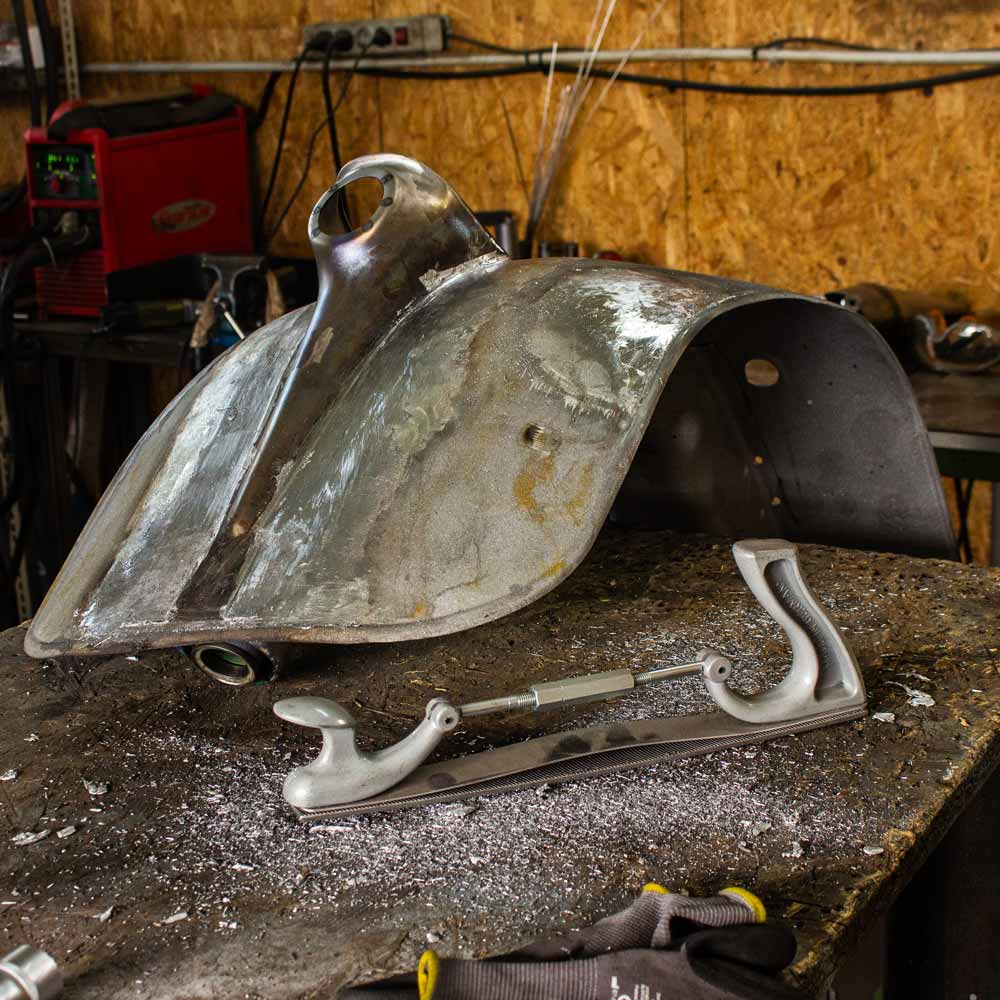 Verzinnen eines reparierten Vespa Rahmens