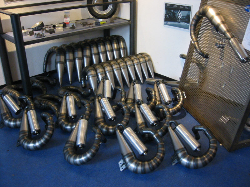 Verschiedene handgefertigte Vespa Rennauspuff Anlagen