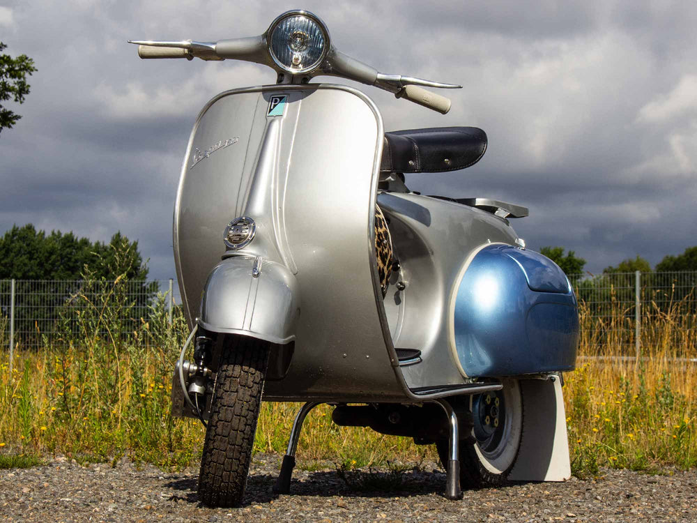 Vespa VBB 187 Restauration und Tuning in Mercedes Silbergrau Metallic 180